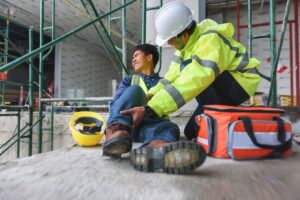 Betriebssanitäter sind auf Baustellen vorgeschrieben