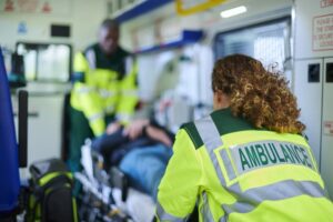 Unsere Sicherheitsmitarbeiter verhindern Übergriffe auf Rettungskräfte & Klinikpersonal